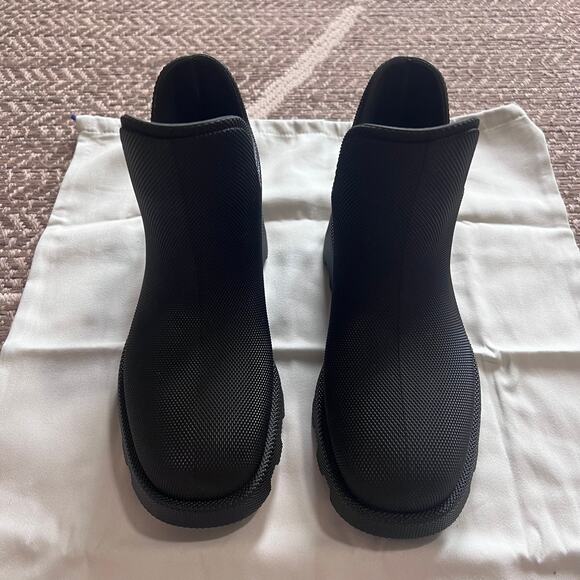 Burberry Marsh Rain Boots Women's Black Solid Size 40 - Picture 3 of 11